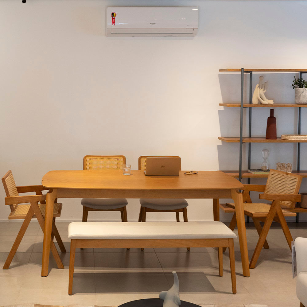 2024_mesa_lala_cadeira_lala_poltrona_chandy_banco_bernardo_estante_iron_escultura_abaporu